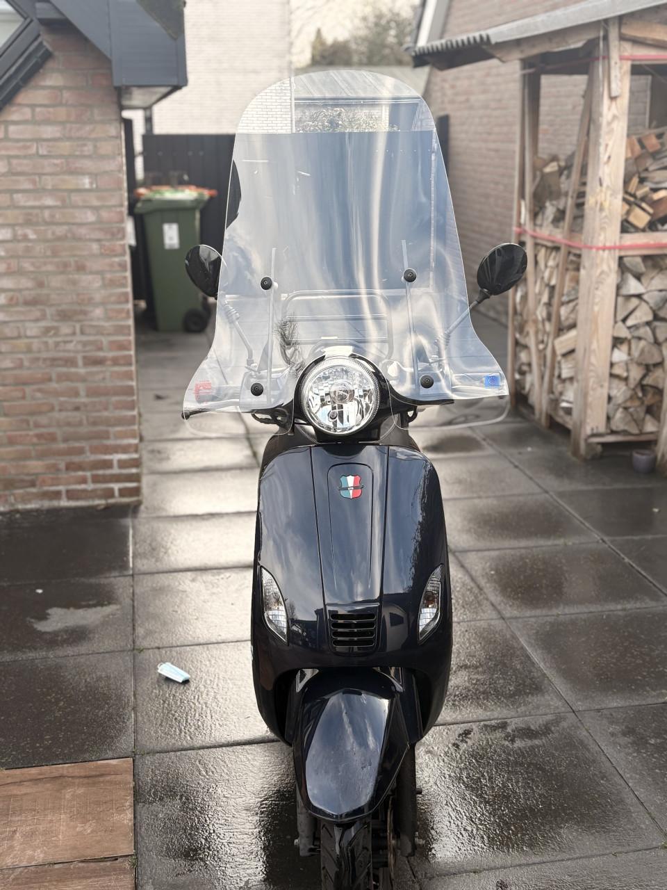 Snorscooter GTS Toscana Dynamic bouwjaar 03-2021