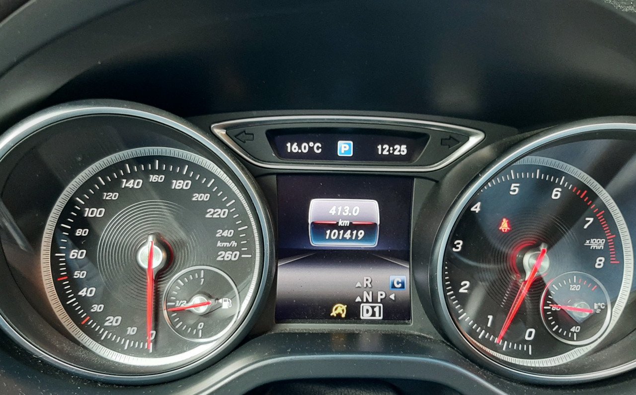Mercedes cla 180 shooting brake Ambition AMG pakket