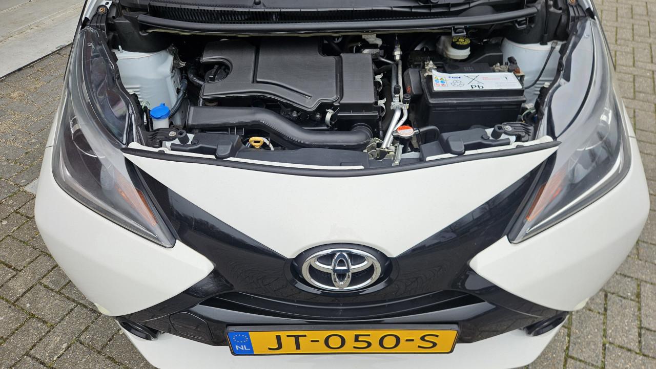 Prachtige 5drs. TOYOTA AYGO X-WAVE 1.0 CABRIO / NL AUTO / NAP / 80.865KM !!