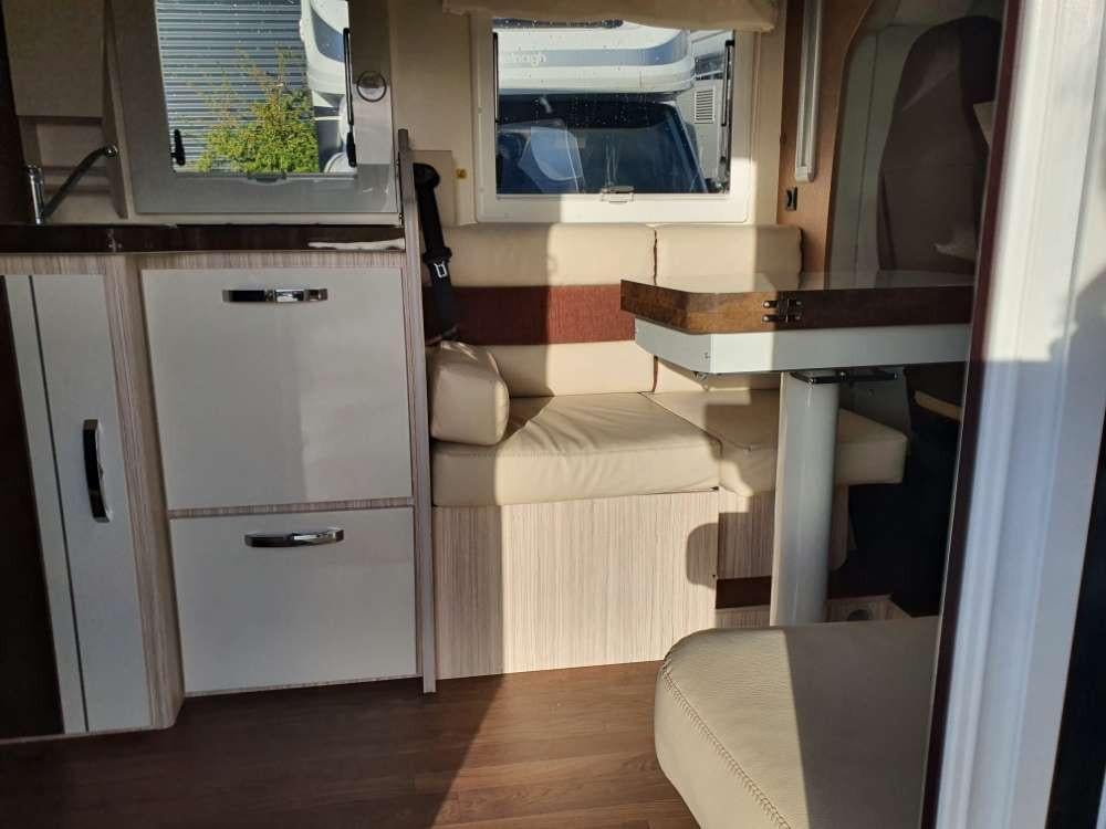 Elnagh T-Loft 532 - Face-to-face - Lengtebedden - Automaat - 2023 - 160 pk