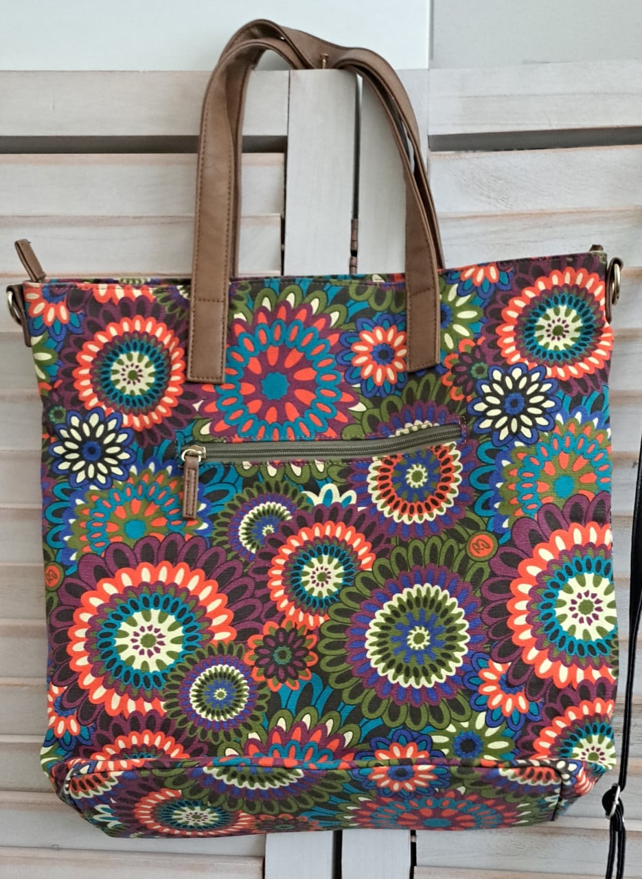 Mooie kleurrijke tassen, z.g.a.n.