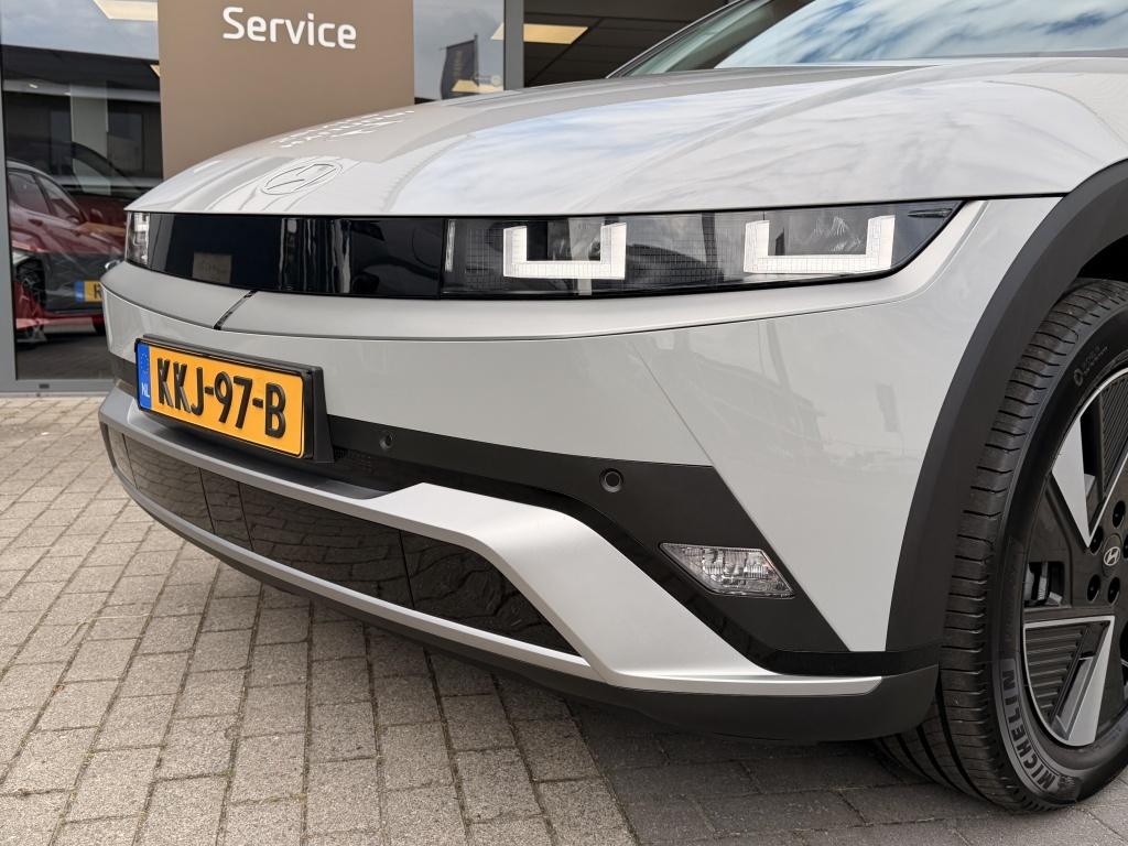 Hyundai Ioniq 5 long range pure edition 84 kwh | direct leverbaar | leder/s