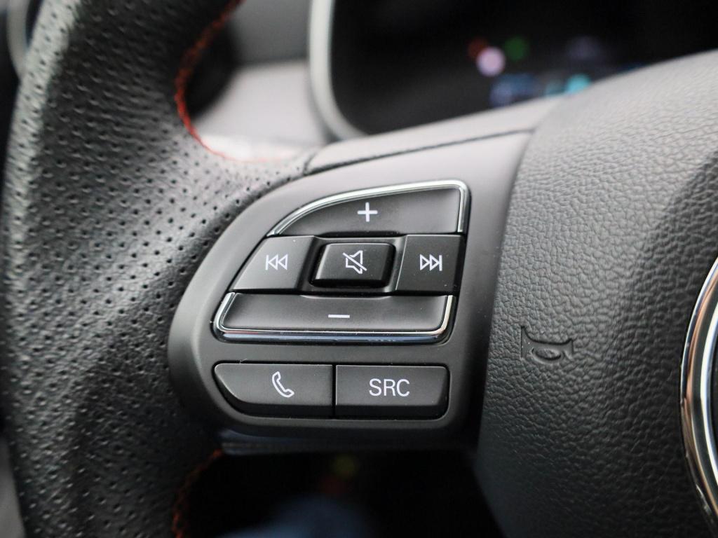MG Zs Ev long range luxury 70 kwh | panoramadak | leder | apple carplay - a