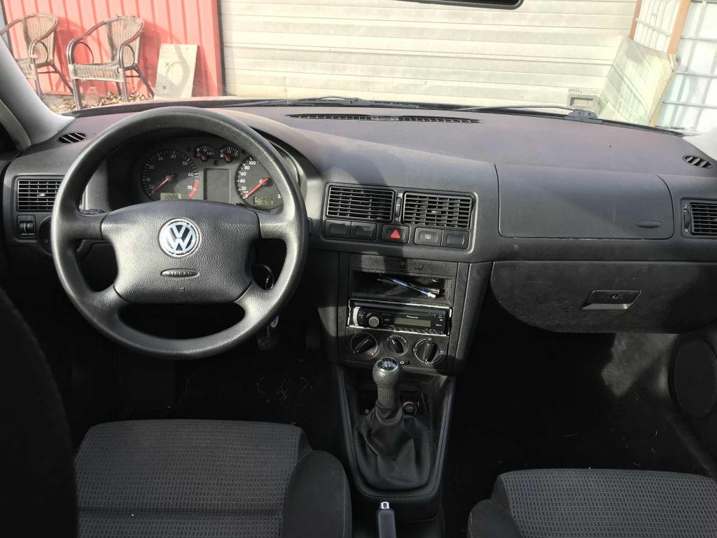 Volkswagen Golf 1.6-16v trendline