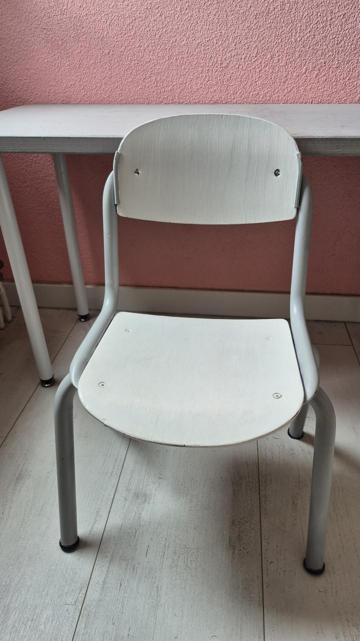 Stoeltjes kleuter, originele schoolstoeltjes wit/grijs
