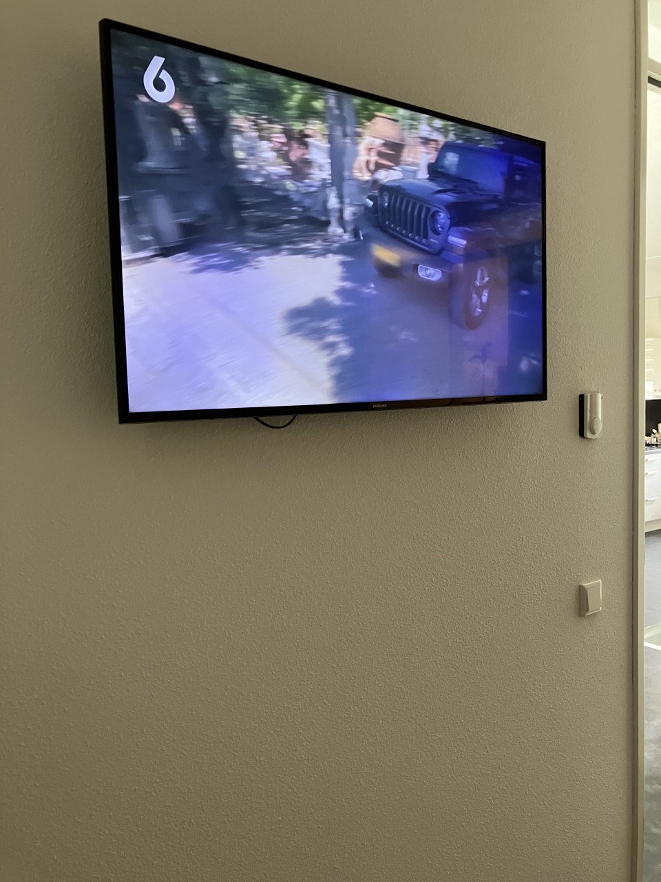 Te koop in goede staat een Samsung kleuren televisie