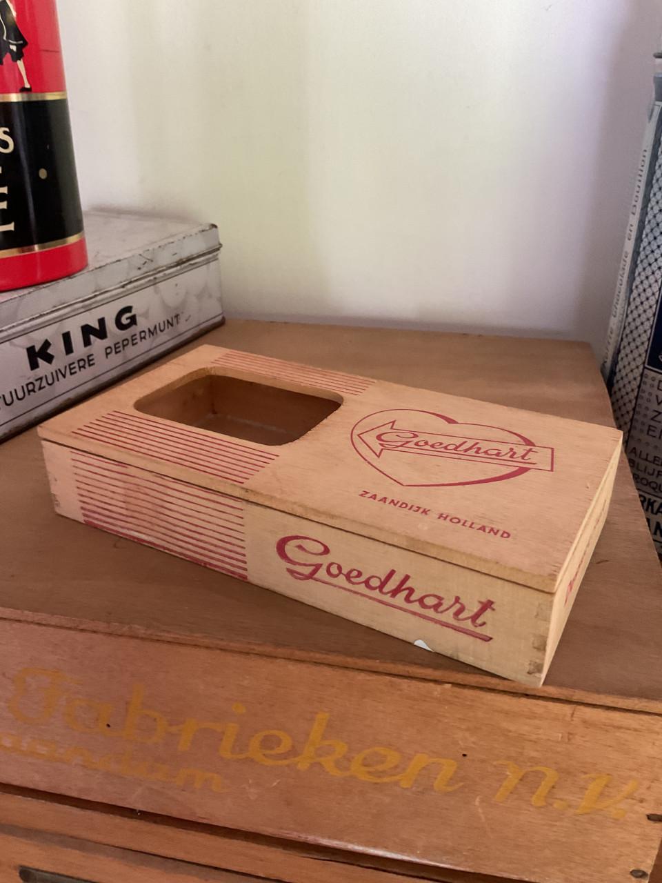 Houten doosje Goedhart suikerwerken