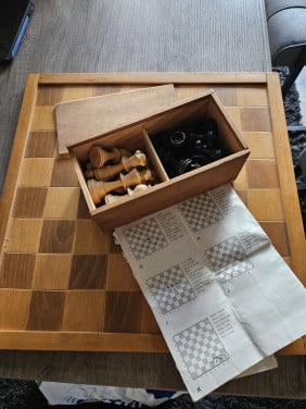 Mooi groot vintage houten schaakspel van het merk staunton/homas...