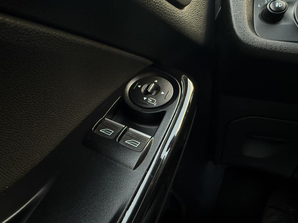 Ford Fiesta 1.6 st // nieuwe motor + koppeling, distributie en grote beurt 