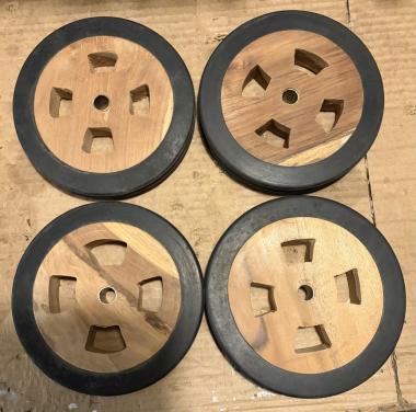 4 x nieuwe TEAK-wieltjes / 18 cm / Breedte 3 cm / Rubber