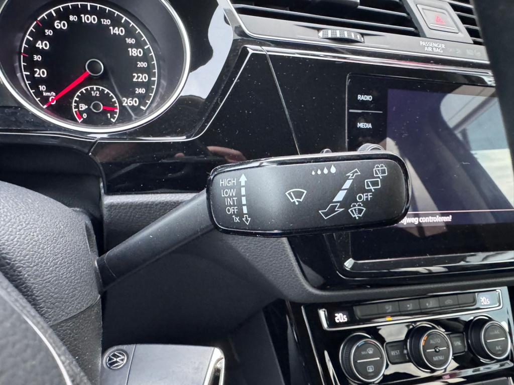 Volkswagen Touran 1.5 tsi highline