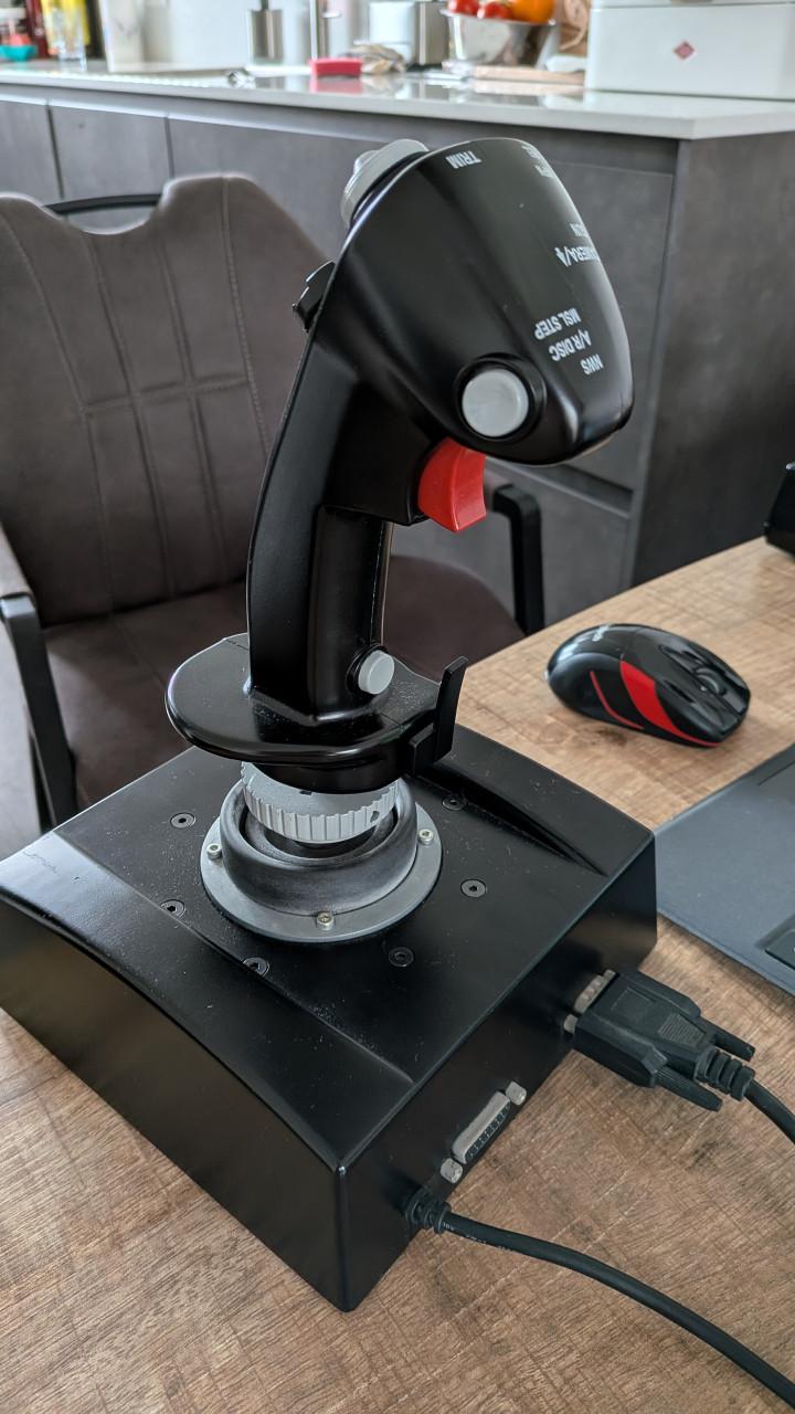 Joystick TM Cougar HOTAS