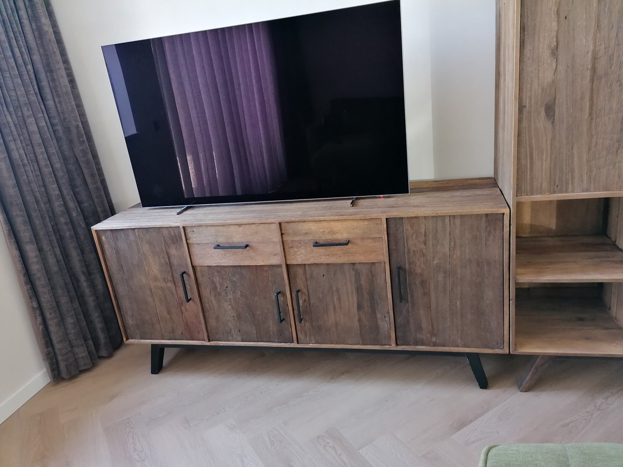 Dressoir en hoge kast