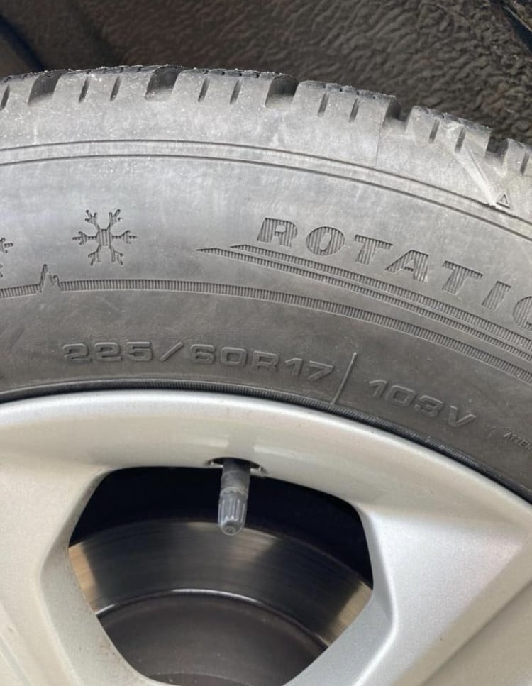 Winterbanden Ford Kuga Dunlop Energi 225/60R17