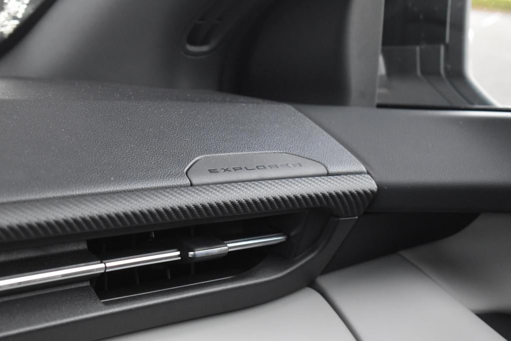 Ford Explorer premium extended range rwd 77 kwh | panoramadak | climate con