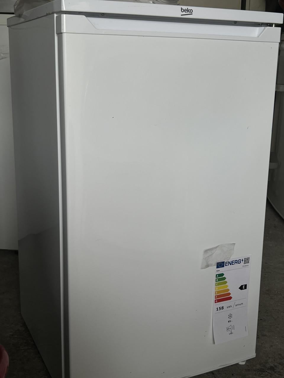 3 weken gebruikte lowfrost tafelmodel Vrieskast 85x50 cm.
