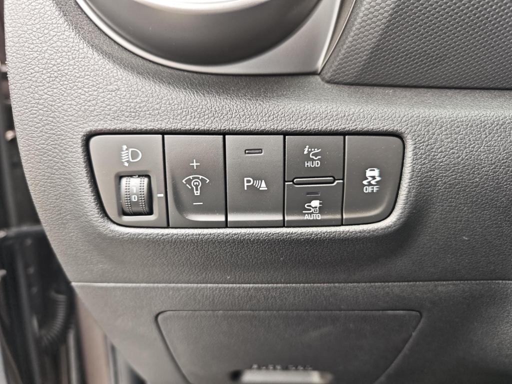Hyundai Kona ev premium 64 kwh soh 98%