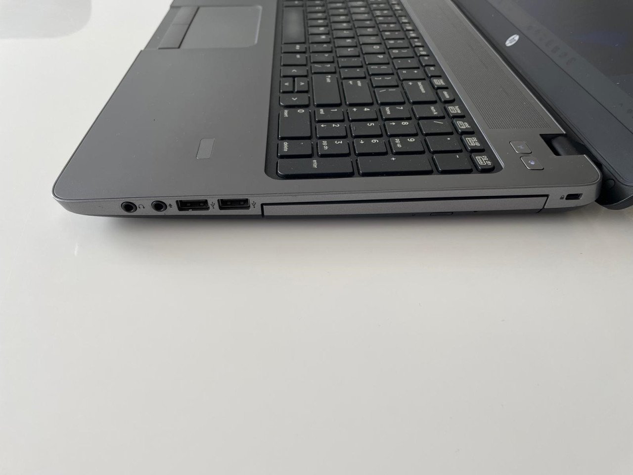 HP Probook 15.6 inch Windows 11 SSD 16GB RAM Office Sleeve Muis
