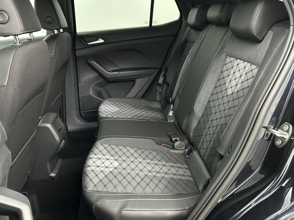 Volkswagen T-cross r-line-edition 1.5 110 kw / 150 pk tsi suv 7 versn