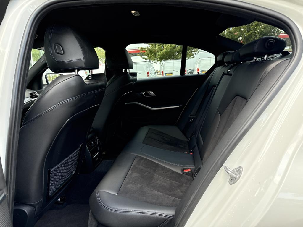 BMW 3-serie 320e m-sport | facelift | widescreen | navi | carplay | led