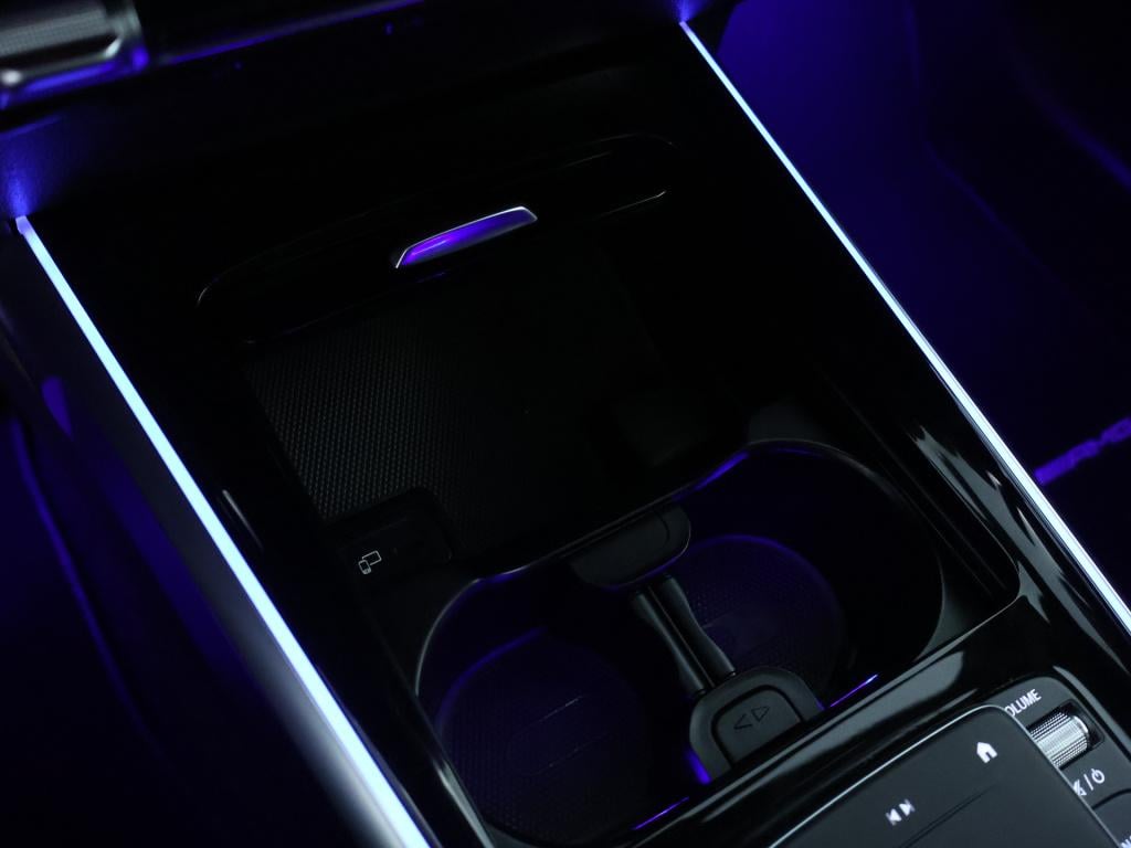 Mercedes-Benz Glb 200 amg line | panoramadak | trekhaak | cruise control | 