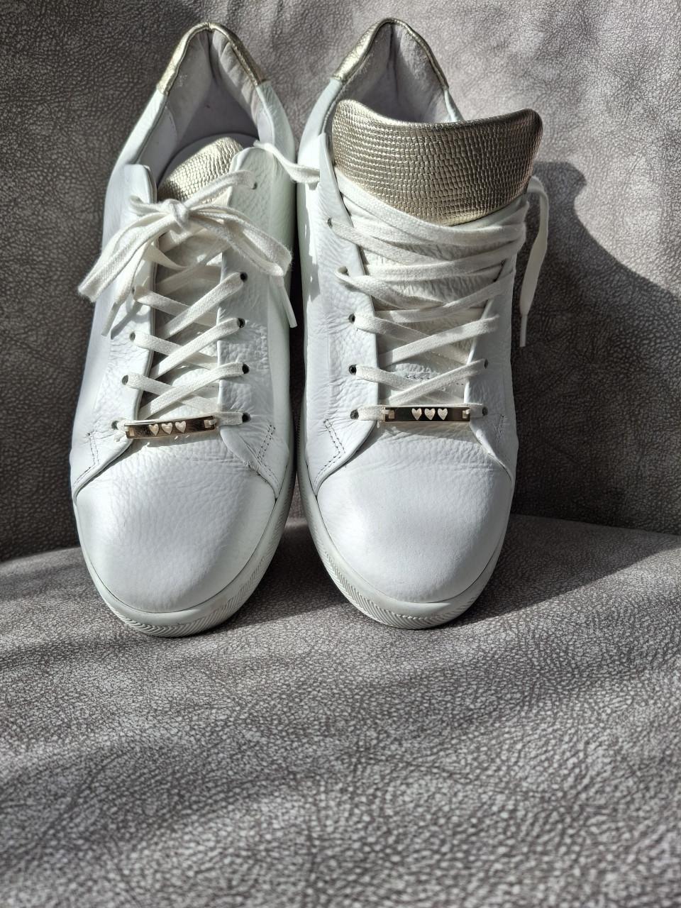 Sneakers merk nicolette