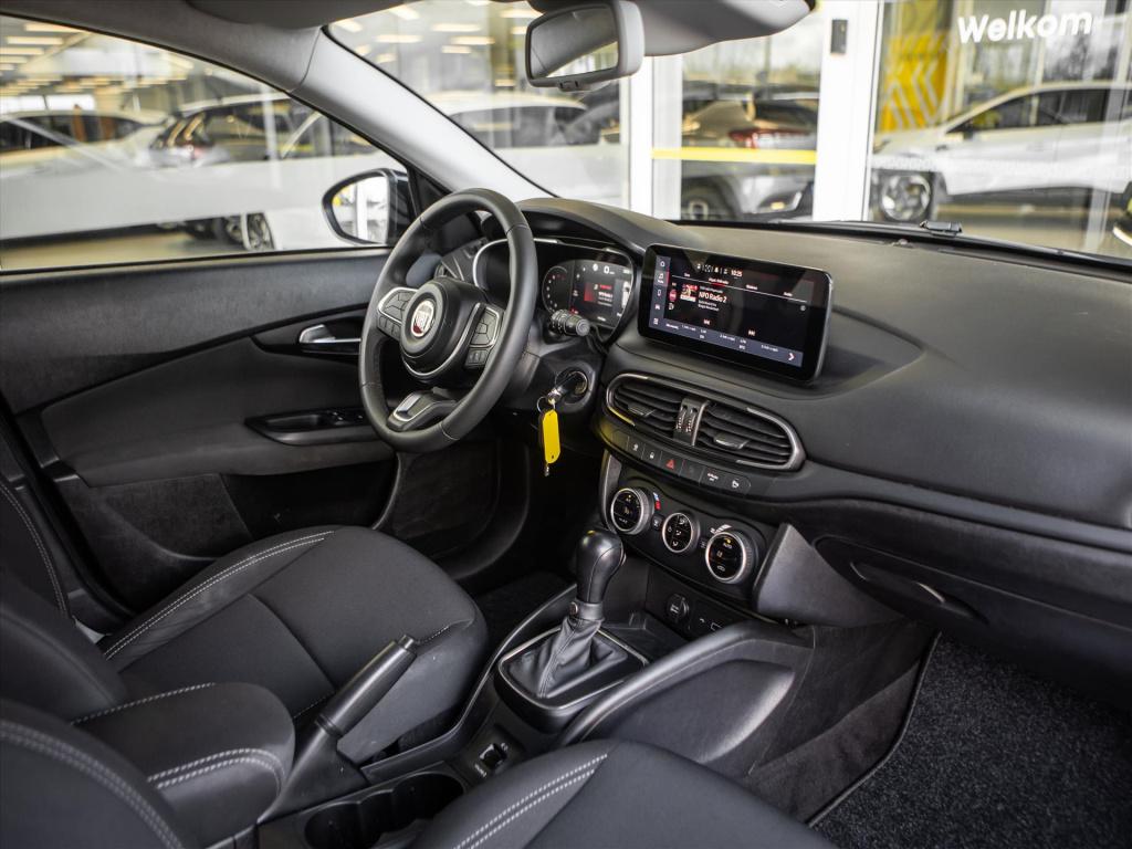 Fiat Tipo hatchback 1.5 hybrid 130pk cross automaat | camera | park. sensor