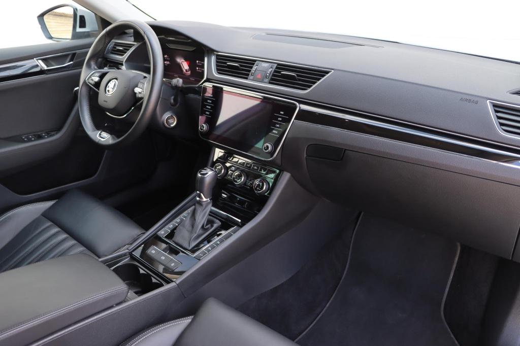 Skoda Superb combi 1.4 tsi iv laurin & klement 218pk dsg6 | soh 96,9% |