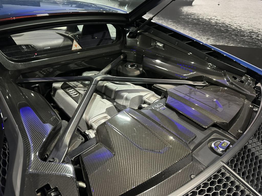 Audi R8 5.2 performance quattro 620pk *btw*b&o*keramisch*bucket seats*carbo