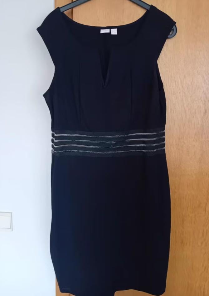 Elegant Zwart Jurkje met Transparante Tailleband