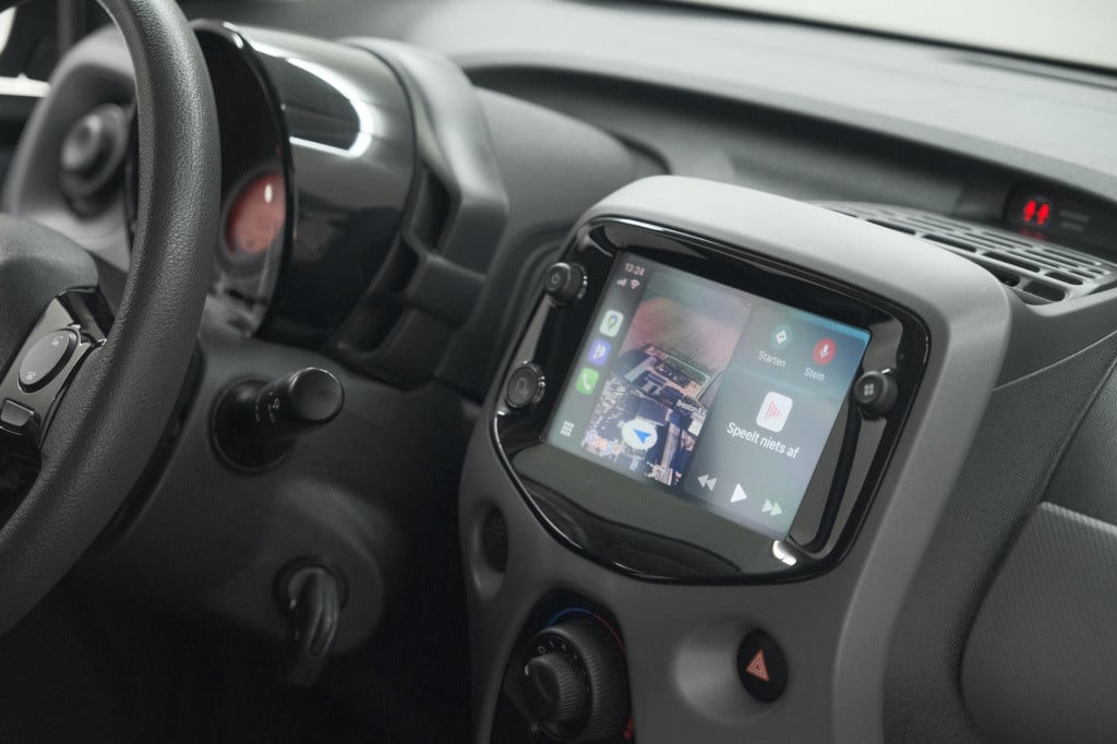 Peugeot 108 1.0 e-vti active | apple carplay | bluetooth | elektrische rame