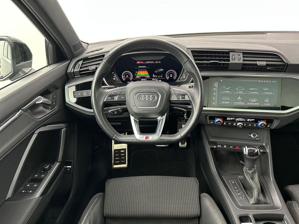 Audi Q3 sportback 45 tfsi e s-line pano camera acc lane