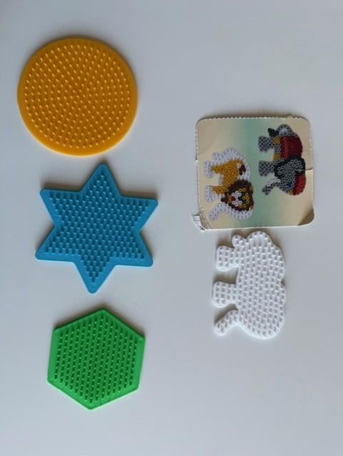 Strijkkralen met verschillende grondplaten