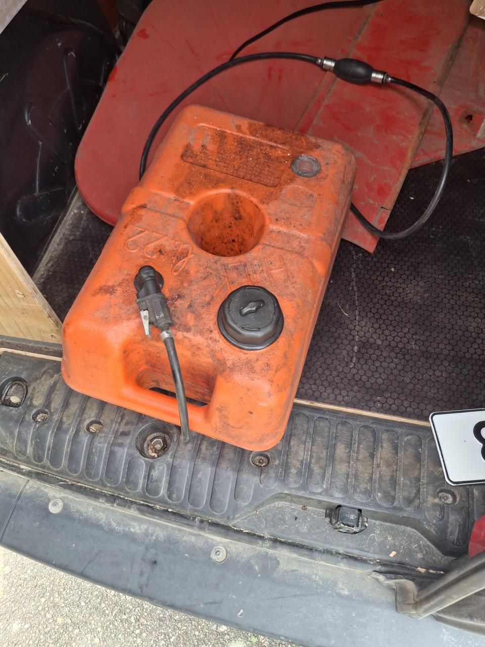 Motorboot met trailer en 15pk Tohatsu motor