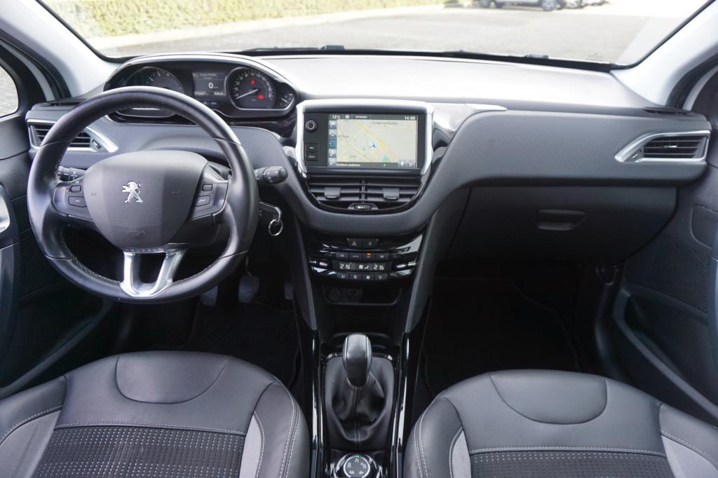 Peugeot 2008 1.2 puretech allure climate / navi / cruise / pano / parkeers.