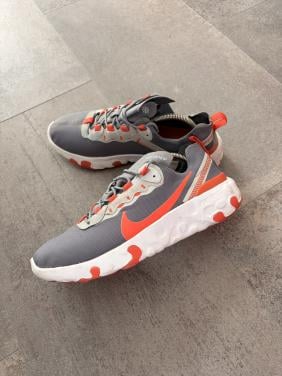 Nike element55 grijs/rood maat 39