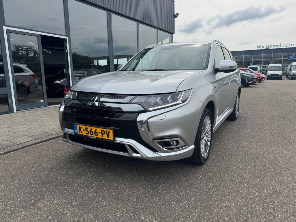 Mitsubishi Outlander 2.4 phev intense+
