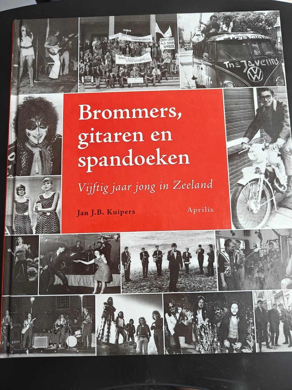 Brommers Gitaren en Spandoeken