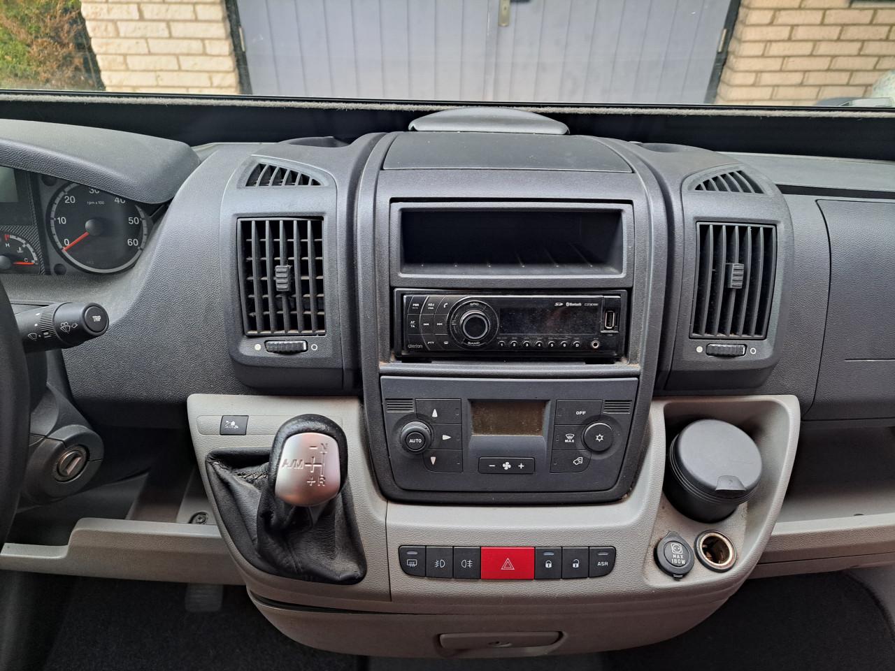 Pössl 2Win 600  |  Automaat  |  Buscamper  |  Lage km-stand