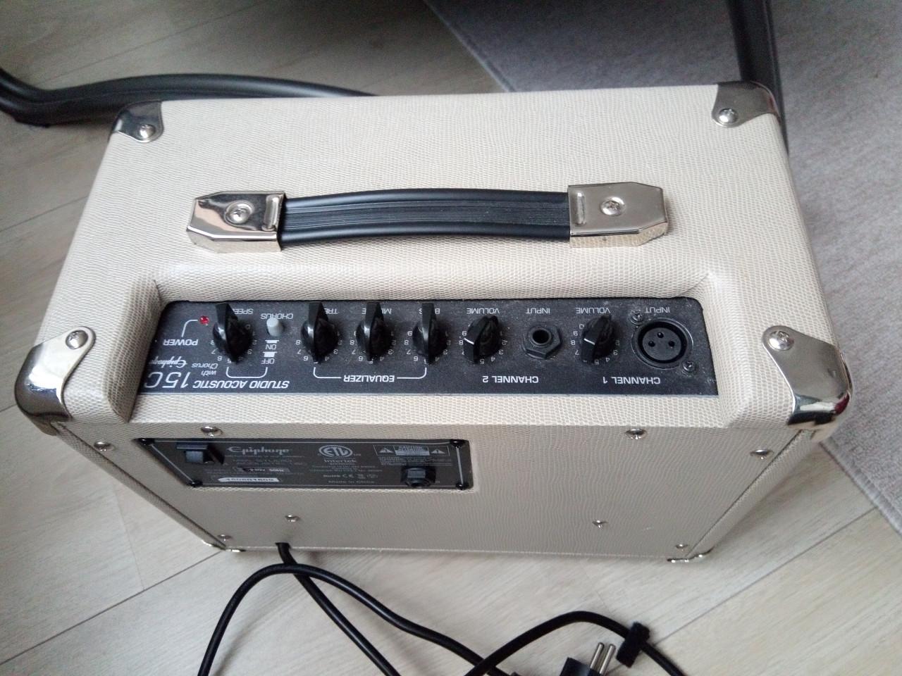 Epiphone Studio Acoustic 15C gitaarversterker