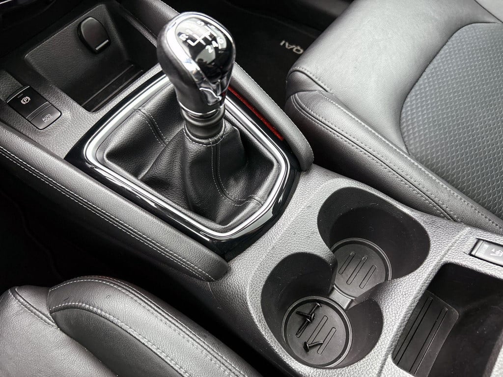 Nissan Qashqai 1.2 tekna | parkeer sensoren | lmv | panorama dak | navigati