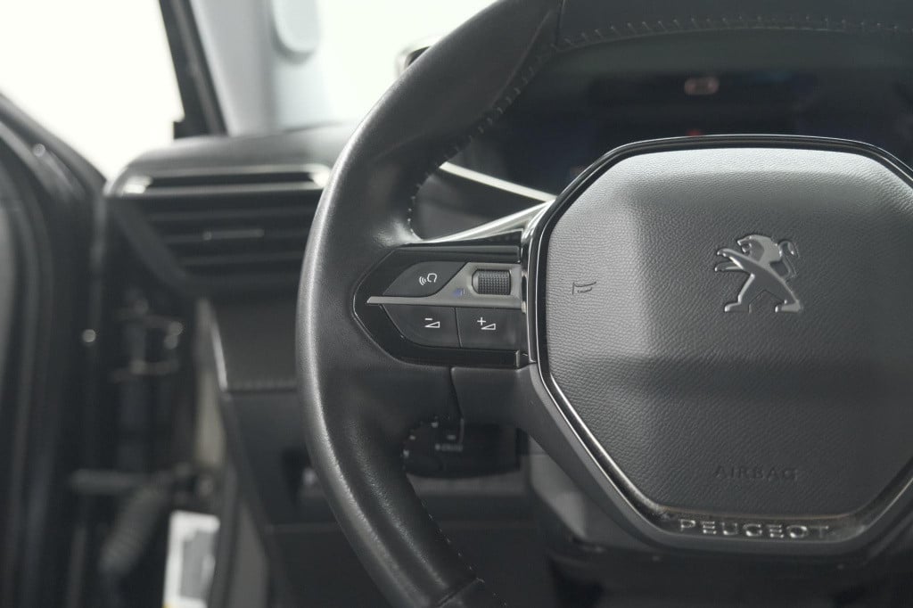 Peugeot 2008 puretech 130 allure | camera | apple carplay | navigatie | par