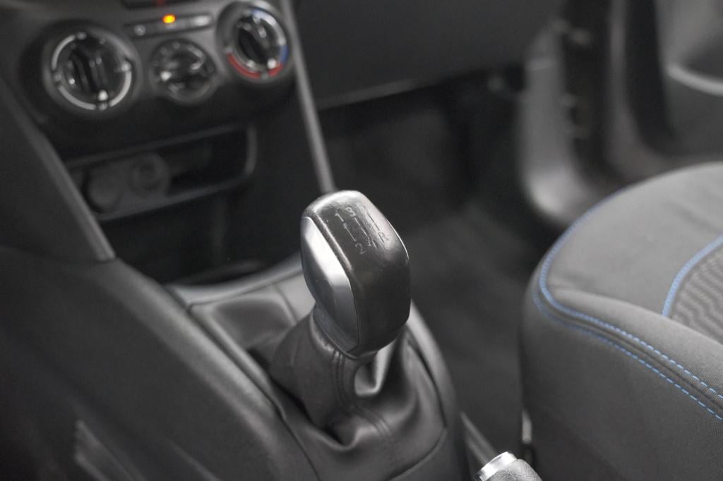 Peugeot 208 puretech 82 signature | apple carplay | parkeersensoren | navig