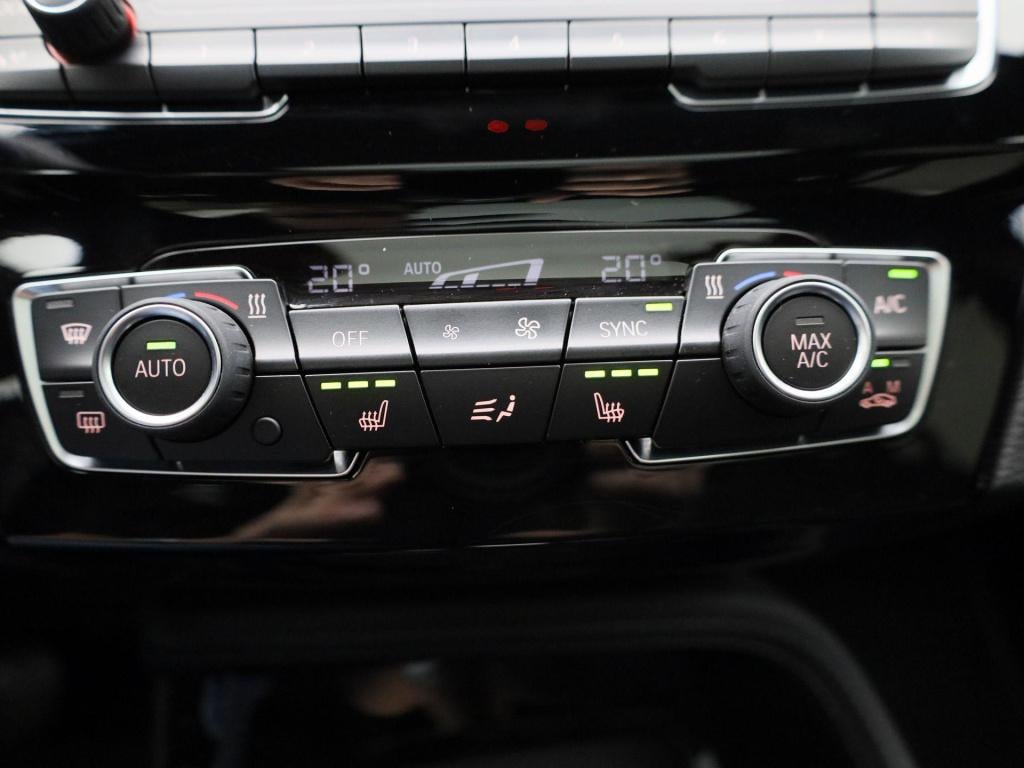 BMW X1 sdrive20i business edition plus | automaat | stoel verwarming | lede