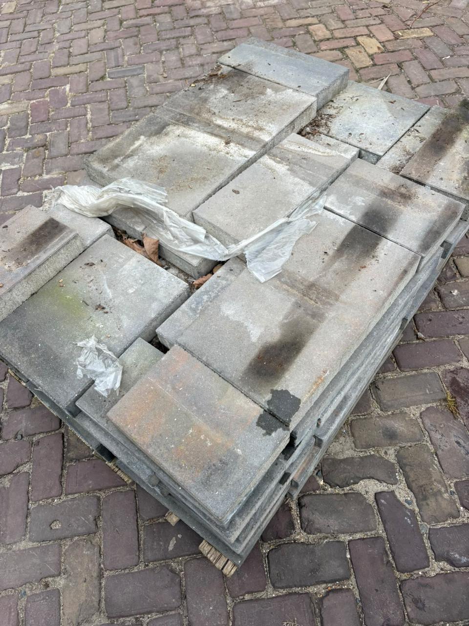 Restpartij beton wildverband rood/zwart 6 cm dik