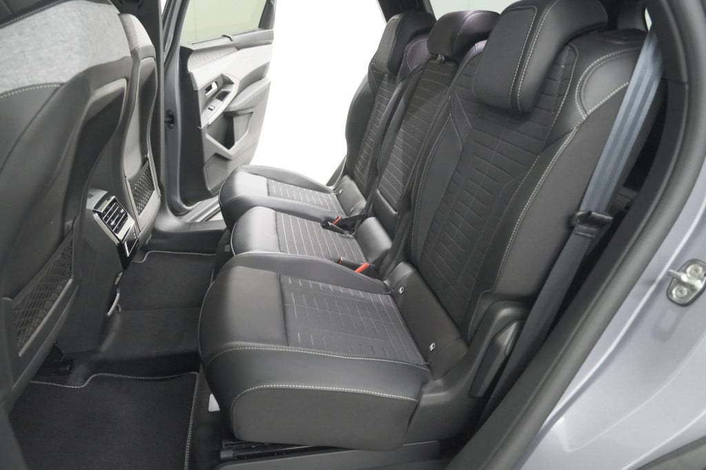 Peugeot 5008 1.2 hybrid 145 gt | panoramadak | camera | elektrische achterk