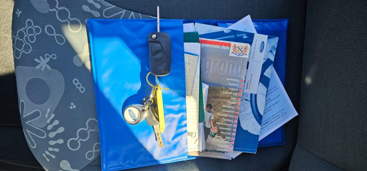 TE KOOP FORD KA COOL&SOUND EURO 5 MET AIRCO