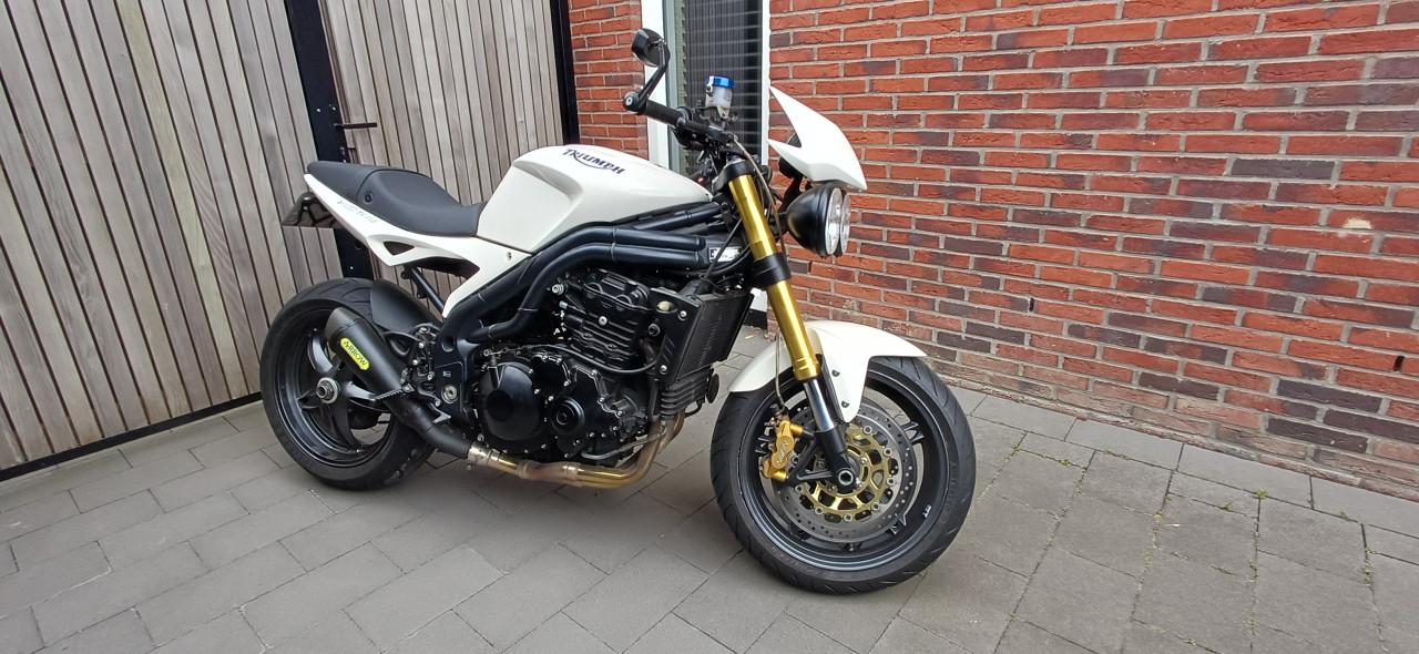 Triumph Speed Triple 1050