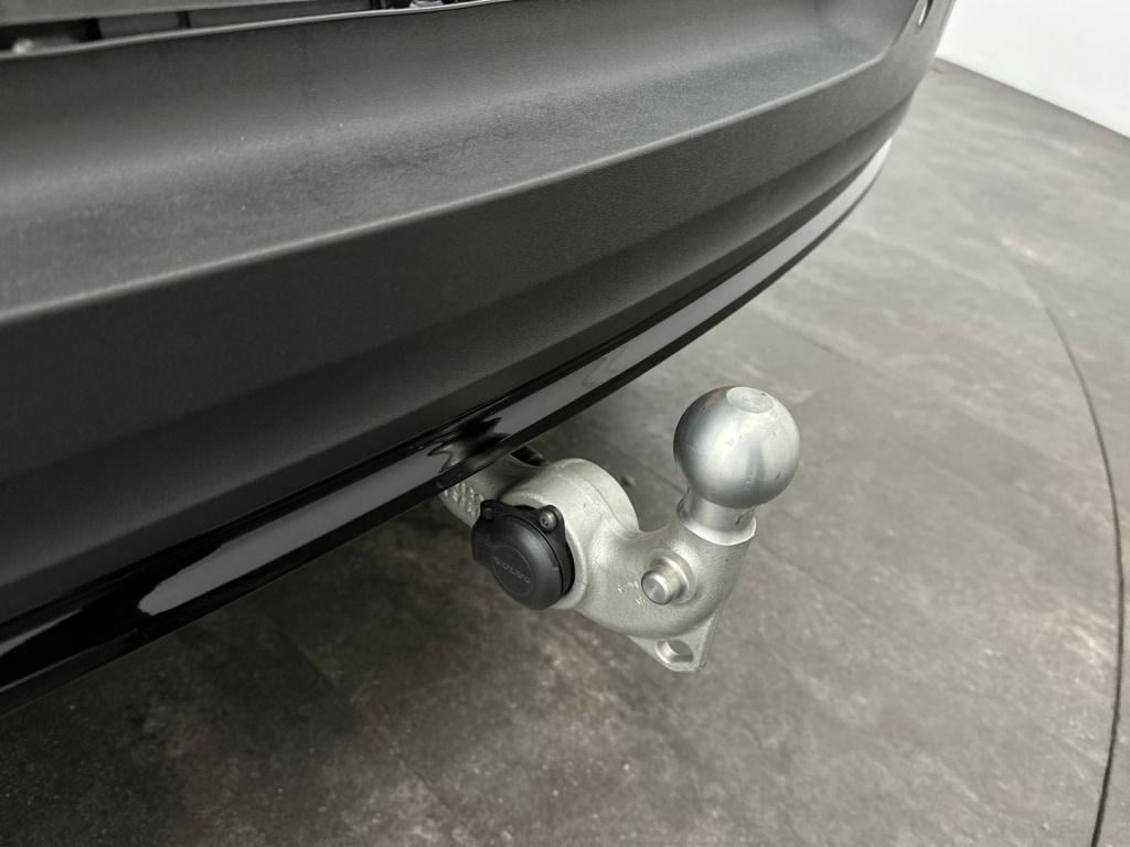 Volvo XC40 2.0 b4 plus black ed