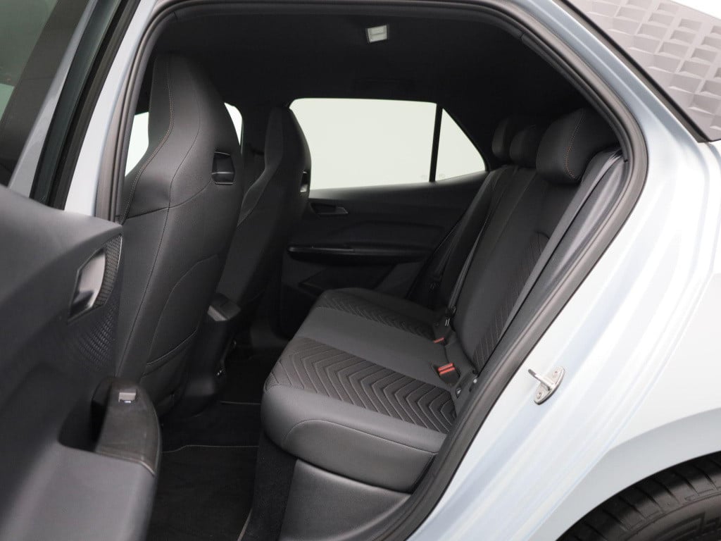 Cupra Born business 62 kwh | navigatie | apple carplay / android auto | ach